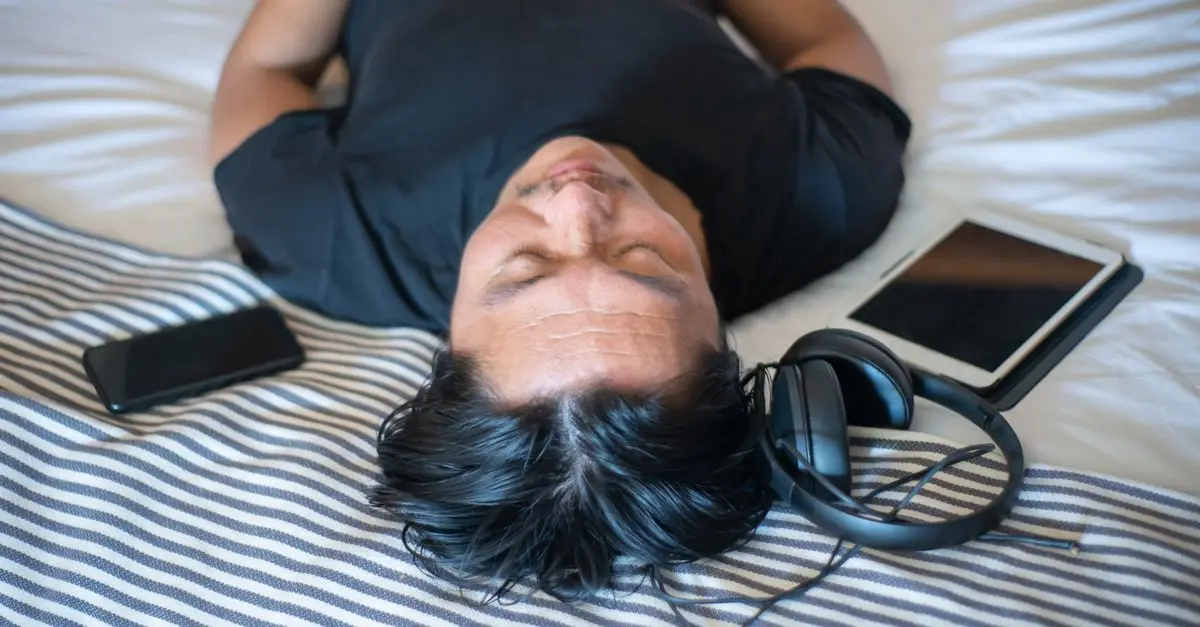 Technologie Portable: Aide ou Obstacle au Sommeil ?