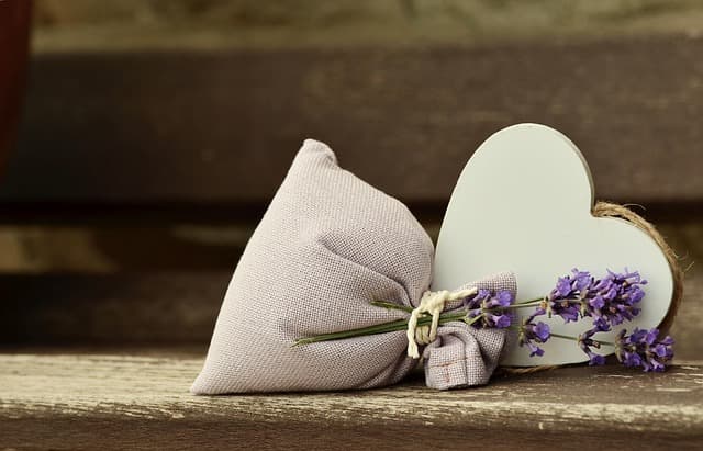 Comment Améliorer Votre Sommeil avec l'Aromathérapie